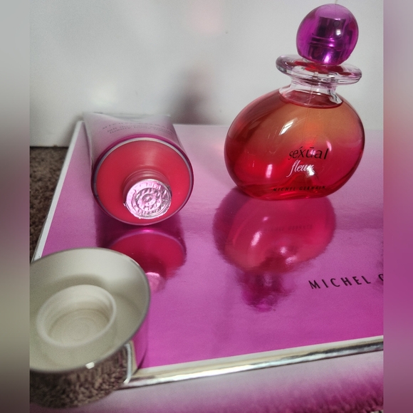 Sexual Fleur by Michel Germain Gift Set; 125ml / 4.2 fl.oz EDP + 10ml Parfum - Picture 5 of 10